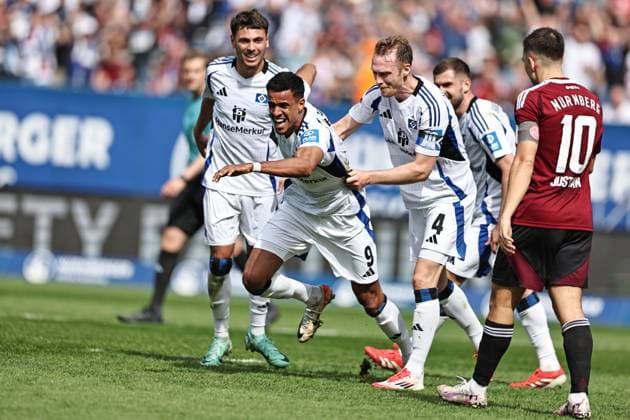 Robert Glatzel, HSV, after the 0 3 in the second round match of the 2024 2025 season between 1 FC Nuremberg and Hamburger Sportverein 0 3 in Nuremberg 05 04 2025
