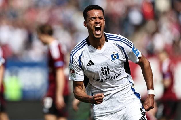 Robert Glatzel, HSV, after the 0 3 in the second round match of the 2024 2025 season between 1 FC Nuremberg and Hamburger Sportverein 0 3 in Nuremberg 05 04 2025