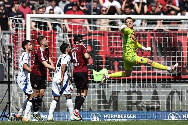 Jan Reichert, FCN, in the second round match of the 2024 2025 season between 1 FC Nürnberg and Hamburger Sportverein 0 3 in Nuremberg 05 04 2025