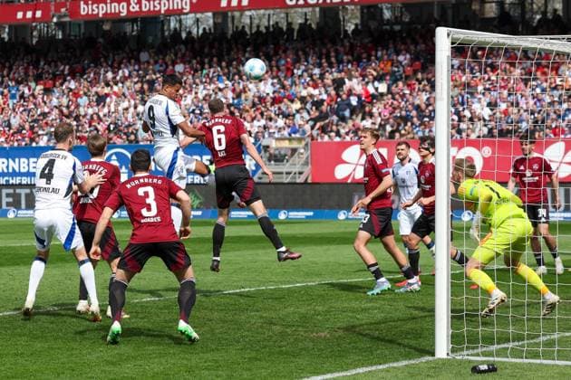 The 3 0 header by Robert Glatzel 9 Hamburger SV , 1 FC Nuernberg vs Hamburger SV, Football, 2 Bundesliga, 28 Matchday, 05 04 2025 DFB regulations prohibit any use of photographs as image sequences and or quasi video Nuernberg Bayern Germany Copyright: xkolbert-press MartinxAgüerax