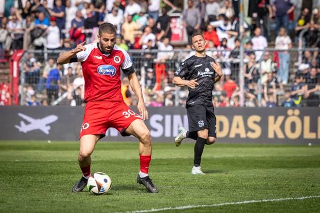 3 Liga FC Viktoria Köln SpVgg Unterhaching, 05 04 2025 Serhat Semih Güler FC Viktoria Köln, 30 free in front of the goal Cologne, 5 04 2025, 31 matchday of the 3 soccer league, FC Viktoria Köln SpVgg Unterhaching at Sportpark Hoehenberg in Cologne The DFL regulations prohibit the use of photographs as image sequences and or quasi videos Copyright: xBEAUTIFULxSPORTS LeahxKohringx