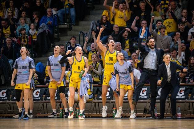 Basketball Berlin 04 04 2025 Season 2024 2025 Toyota Womens Basketball Bundesliga 1 Bundesliga Playoffs Semifinals Game 1 Alba Berlin Saarlouis Royals Cheers Alba