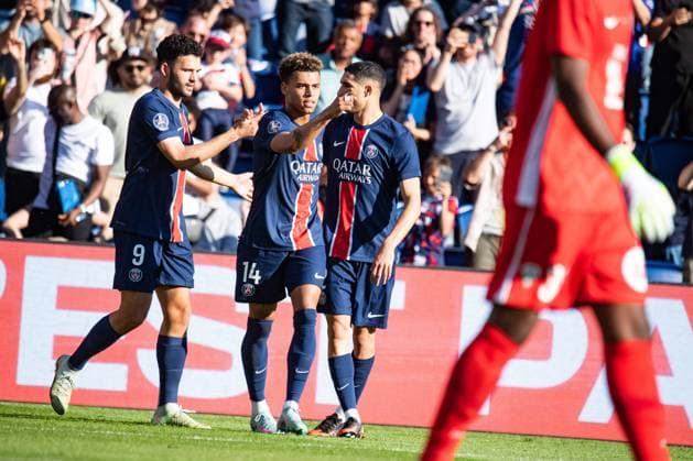 FOOTBALL Paris SG vs Angers SCO - Ligue 1 - JournÃ e 28 - 05 04 2025 Joie des joueurs du Paris SG aprÃ s le but de Desire Doue (Paris SG) ParisFrance  Copyright: xBaptistexAutissierx