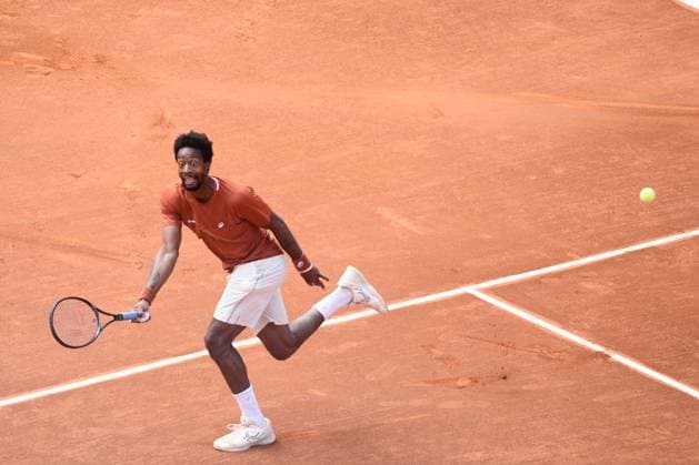 TENNIS : Bastide Medical UTS Nimes - 05 04 2025 NIMES, FRANCE : Gael MONFILS Â« La Monf Â» (FRA) vs. Ugo HUMBERT Â« The Commander Â» (FRA) lors du Bastide Medical UTS Nimes, 2eme evenement du tournoi 2025 de l™Ultimate Tennis Showdown, le 5 avril 2025. NimesFrance  Copyright: xValentinaxClaretx