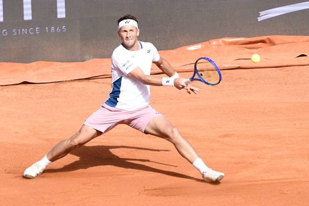 TENNIS : Bastide Medical UTS Nimes - 05 04 2025 NIMES, FRANCE : Tomas MACHAC Â« The Air Machete Â» (CZE) vs. Casper RUUD Â« The Ice Man Â» (NOR) lors de la finale du Bastide Medical UTS Nimes, 2eme evenement du tournoi 2025 de l™Ultimate Tennis Showdown, le 5 avril 2025. NimesFrance  Copyright: xValentinaxClaretx