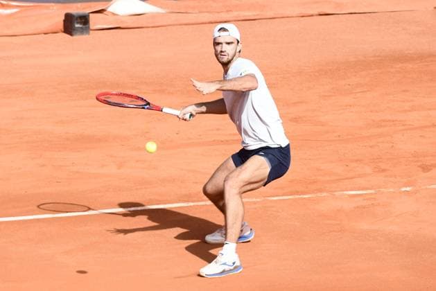 TENNIS : Bastide Medical UTS Nimes - 05 04 2025 NIMES, FRANCE : Tomas MACHAC Â« The Air Machete Â» (CZE) vs. Casper RUUD Â« The Ice Man Â» (NOR) lors de la finale du Bastide Medical UTS Nimes, 2eme evenement du tournoi 2025 de l™Ultimate Tennis Showdown, le 5 avril 2025. NimesFrance  Copyright: xValentinaxClaretx
