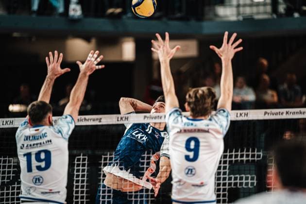 Volleyball Men Season 2024 2025 1 Volleyball Bundesliga Men Semifinal SVG Lüneburg vs VfB Friedrichshafen 05 04 2025 Xander Wolf Wassenaar Ketrzynski 11, SVG Lüneburg at the attack Lüneburg LKH Arena Niedersachsen Germany