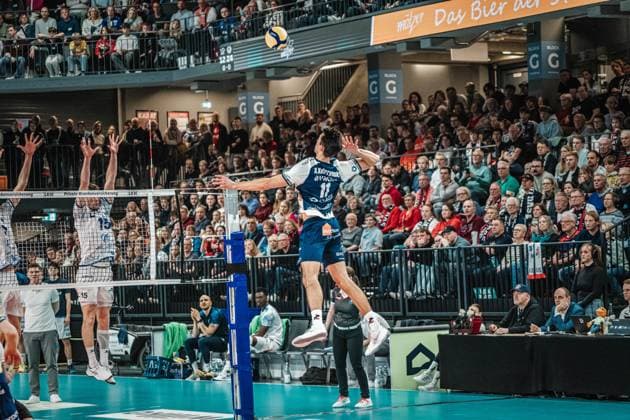 Volleyball Men Season 2024 2025 Volleyball Bundesliga Playoff Semifinal Match 1 SVG Lüneburg vs VfB Friedrichshafen 05 04 2025 Xander Wolf Wassenaar Ketrzynski 11 SVG Lüneburg attacks Lüneburg LKH Arena Niedersachsen Germany