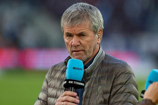 Cologne, Germany, 05 04 25 Friedhelm Funkel looks on during an interview during the Bundesliga 2 match between 1 FC Köln and Hertha BSC Berlin at RheinEnergie Stadion Cologne RheinEnergie Stadion North Rhine Westphalia Germany Copyright: xBrauer-Fotoagenturx xAdrianxSchlx