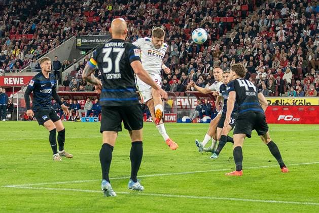 05 04 2025, Soccer 2 Bundesliga, Season 2024 2025, Matchday 28, 1 FC Koeln Hertha BSC at RheinEnergieStadion in Koeln Imad Rondic 1 FC Koeln, 27 goes up for a header Important notice According to the regulations of the DFL German Football League or the DFB German Football Association, it is prohibited to use or have used photographs taken in the stadium and or of the match in the form of sequential images and or video-like photo series Photo Kirchner Media Thomas Haesler Copyright: xKirchner-Media ThomasxHaeslerx