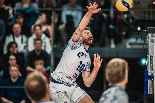 Volleyball Men Season 2024 2025 Volleyball Bundesliga Playoff Semifinal Match 1 SVG Lüneburg vs VfB Friedrichshafen 05 04 2025 Ivan Zeljkovic 19 VfB Friedrichshafen on the attack Lüneburg LKH Arena Niedersachsen Germany