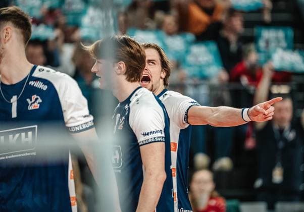 Volleyball Men Season 2024 2025 Volleyball Bundesliga Playoff Semifinal Game 1 SVG Lüneburg vs VfB Friedrichshafen 05 04 2025 Michael Patrick Wright 3 SVG Lüneburg cheers Lüneburg LKH Arena Niedersachsen Germany