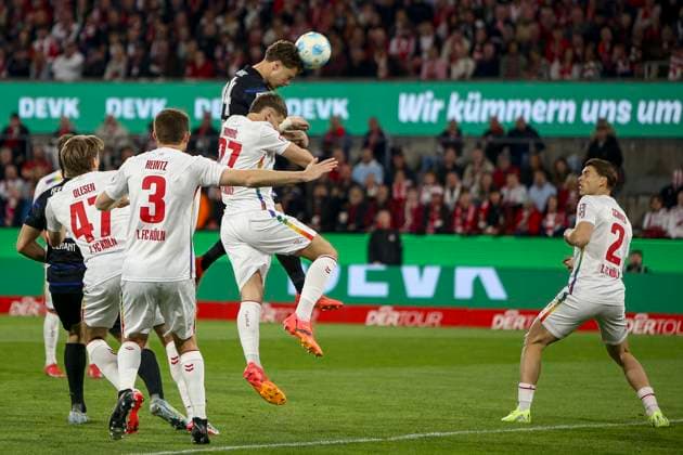Cologne, Germany, 05 04 25 Linus Jasper Gechter Hertha BSC and Imad Rondic 1 FC Köln fighting for the ball during the 2 Bundesliga match between 1 FC Köln vs Hertha BSC Berlin at RheinEnergie Stadion Köln RheinEnergie Stadion North Rhine Westphalia Germany Copyright: xBrauer-Fotoagenturx xAdrianxSchlx