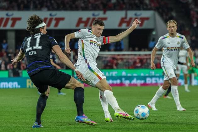 Soccer 2 Bundesliga 28 Matchday 1 FC Köln Hertha BSC Berlin on 05 04 2025 at RheinEnergieStadion in Cologne Fabian Reese Berlin , left Eric Martel Köln , right DFL regulations prohibit any use of photographs as image sequences and or quasi video xJRx