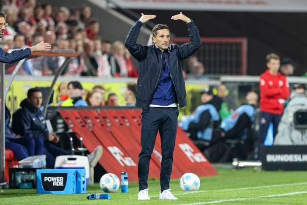 Cologne, Germany, 05 04 25 Coach Stefan Leitl Hertha BSC gestures, gestures during the Bundesliga 2 match between 1 FC Cologne vs Hertha BSC Berlin at RheinEnergie Stadion Cologne RheinEnergie Stadion North Rhine Westphalia Germany Copyright: xBrauer-Fotoagenturx xAdrianxSchlx