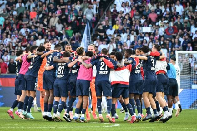 PSG celebrates Ligue 1 winning - FA Paris Saint-Germain celebrates the winning of the French Ligue 1 after the football match against Angers SCO at the Parc des Princes stadium in Paris on Avril 5, 2025. Photo by Firas Abdullah ABACAPRESS.COM Paris Île-de-France France  Copyright: xAbdullahxFiras ABACAx