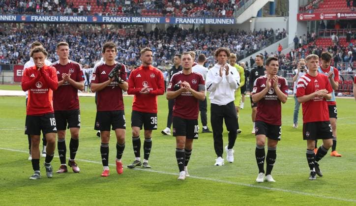 05 04 2025 Soccer Season 2024 2025 2 Soccer Bundesliga 28 Matchday 1 FC Nürnberg FCN Club Hamburger SV HSV Sportfoto Zink DaMa xdaxmax DFL regulations prohibit any use of photographs as image sequences and or quasi video only for editorial use Team Team of FCN disappointed Disappointment after the end of the match