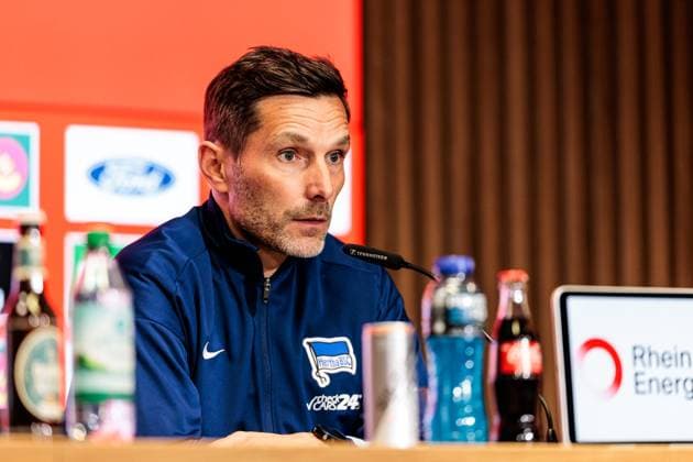 2 Soccer Bundesliga 1 FC Köln Hertha BSC Berlin 05 04 2025 Cristian Fiel Coach Hertha BSC Berlin during the press conference 2 Soccer Bundesliga, 1 FC Köln Hertha BSC Berlin, Cologne, RheinEnergiestadion on 05 04 2025 DFL REGULATIONS PROHIBIT ANY USE OF PHOTOGRAPHS AS IMAGE SEQUENCES AND OR QUASI VIDEO Copyright: xBEAUTIFULxSPORTS Wunderlx