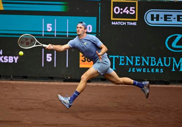 April 5, 2025, Houston, Tx, United States of America: TOMMY PAUL during the quarter finals between Tommy Paul (USA) and Jenson Brooksby (USA) in the Men s Clay Court Championships on April 3, 2025 at the River Oaks Country Club in Houston, Texas. Houston United States of America - ZUMAw132 20250405_zap_w132_054 Copyright: xTomxWalkox