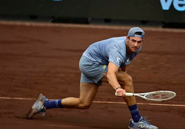 April 5, 2025, Houston, Tx, United States of America: TOMMY PAUL during the quarter finals between Tommy Paul (USA) and Jenson Brooksby (USA) in the Men s Clay Court Championships on April 3, 2025 at the River Oaks Country Club in Houston, Texas. Houston United States of America - ZUMAw132 20250405_zap_w132_067 Copyright: xTomxWalkox