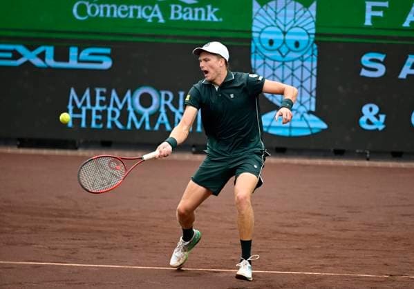 April 5, 2025, Houston, Tx, United States of America: JENSON BROOKSBY during the quarter finals between Tommy Paul (USA) and Jenson Brooksby (USA) in the Men s Clay Court Championships on April 3, 2025 at the River Oaks Country Club in Houston, Texas. Houston United States of America - ZUMAw132 20250405_zap_w132_070 Copyright: xTomxWalkox