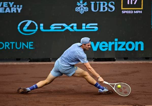 April 5, 2025, Houston, Tx, United States of America: TOMMY PAUL during the quarter finals between Tommy Paul (USA) and Jenson Brooksby (USA) in the Men s Clay Court Championships on April 3, 2025 at the River Oaks Country Club in Houston, Texas. Houston United States of America - ZUMAw132 20250405_zap_w132_072 Copyright: xTomxWalkox