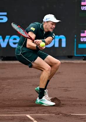 April 5, 2025, Houston, Tx, United States of America: JENSON BROOKSBY during the quarter finals between Tommy Paul (USA) and Jenson Brooksby (USA) in the Men s Clay Court Championships on April 3, 2025 at the River Oaks Country Club in Houston, Texas. Houston United States of America - ZUMAw132 20250405_zap_w132_076 Copyright: xTomxWalkox