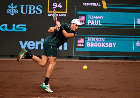 April 5, 2025, Houston, Tx, United States of America: JENSON BROOKSBY during the quarter finals between Tommy Paul (USA) and Jenson Brooksby (USA) in the Men s Clay Court Championships on April 3, 2025 at the River Oaks Country Club in Houston, Texas. Houston United States of America - ZUMAw132 20250405_zap_w132_079 Copyright: xTomxWalkox
