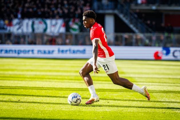 AZ Alkmaar forwarder Ernest Poku during the match AZ Feyenoord at the Afas Stadion for the Dutch Eredivisie season 2024 2025 in ALKMAAR, Netherlands on 5 April 2025, photo by Jules van Iperen EYE4images DeFodi Images