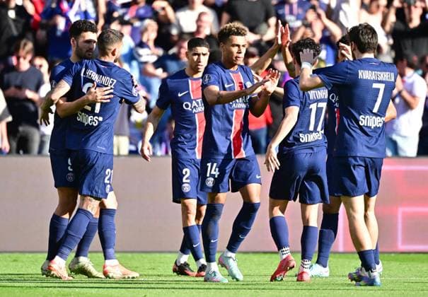 Match de Ligue 1 McDonald s opposant le Paris Saint-Germain (PSG) à Angers (1-0) au Parc des Princes à Paris Desire Doué lors du match de Ligue 1 McDonald s opposant le Paris Saint-Germain (PSG) au SCO Angers (1-0) au Parc des Princes à Paris, France, le 5 avril 2025. Christian Liewig Bestimage French L1 football match between Paris Saint-Germain (PSG) and SCO Angers at Parc des Princes stadium in Paris, France on April 05, 2025. Paris France  Copyright: xChristianxLiewigx xBestimagexChristianxLiewigx xBestimagex