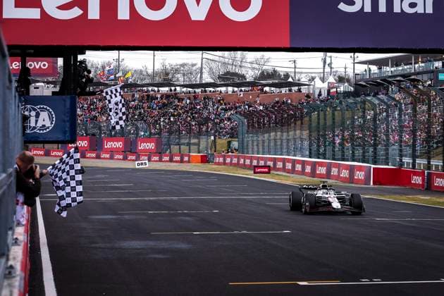 F1 - JAPANESE GRAND PRIX 2025 01 VERSTAPPEN Max (nld), Red Bull Racing RB21, action during the Formula 1 Lenovo Japanese Grand Prix 2025, 3rd round of the 2025 FIA Formula One World Championship, WM, Weltmeisterschaft from April 4 to 6, 2025 on the Suzuka Circuit, in Suzuka, Japan - SuzukaJapan  Copyright: xEricxAlonsox
