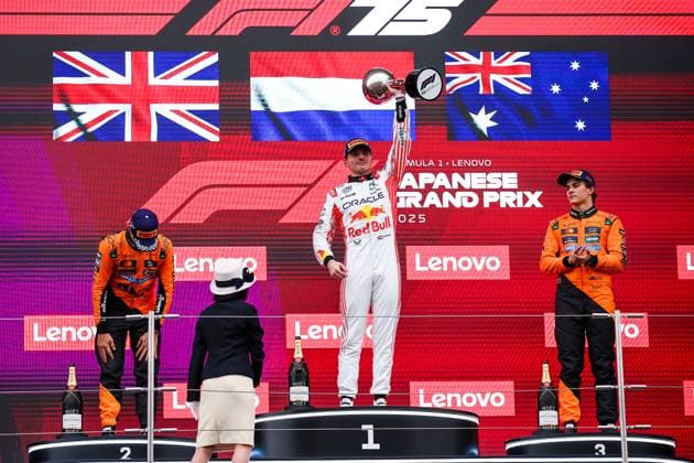 F1 - JAPANESE GRAND PRIX 2025 VERSTAPPEN Max (ned), Red Bull Racing RB21, portrait, NORRIS Lando (gbr), McLaren F1 Team MCL39, portrait and PIASTRI Oscar (aus), McLaren F1 Team MCL39, portrait podium celebration during the Formula 1 Lenovo Japanese Grand Prix 2025, 3rd round of the 2025 FIA Formula One World Championship, WM, Weltmeisterschaft from April 4 to 6, 2025 on the Suzuka Circuit, in Suzuka, Japan - SuzukaJapan Copyright: xEricxAlonsox