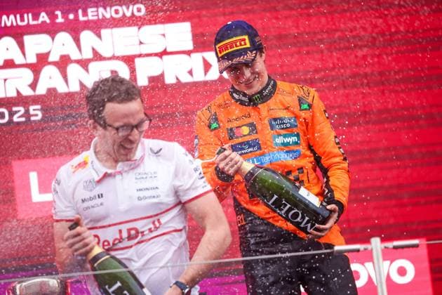 F1 - JAPANESE GRAND PRIX 2025 PIASTRI Oscar (aus), McLaren F1 Team MCL39, portrait podium celebration during the Formula 1 Lenovo Japanese Grand Prix 2025, 3rd round of the 2025 FIA Formula One World Championship, WM, Weltmeisterschaft from April 4 to 6, 2025 on the Suzuka Circuit, in Suzuka, Japan - SuzukaJapan  Copyright: xEricxAlonsox