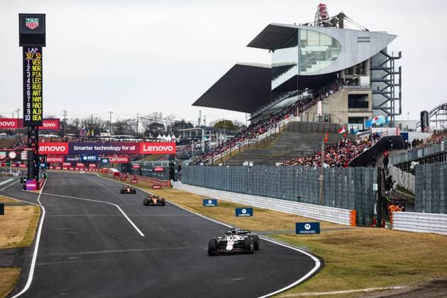 F1 - JAPANESE GRAND PRIX 2025 01 VERSTAPPEN Max (nld), Red Bull Racing RB21, 04 NORRIS Lando (gbr), McLaren F1 Team MCL39, 81 PIASTRI Oscar (aus), McLaren F1 Team MCL39, action during the Formula 1 Lenovo Japanese Grand Prix 2025, 3rd round of the 2025 FIA Formula One World Championship, WM, Weltmeisterschaft from April 4 to 6, 2025 on the Suzuka Circuit, in Suzuka, Japan - SuzukaJapan Copyright: xFLORENTxGOODENx