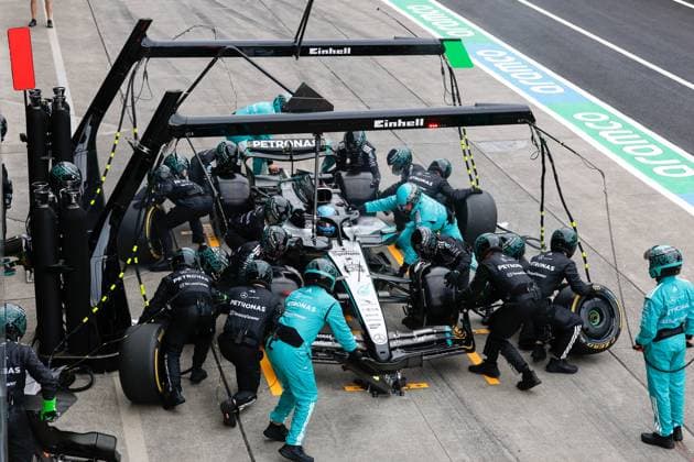 F1 - JAPANESE GRAND PRIX 2025 63 RUSSELL George (gbr), Mercedes AMG F1 Team W16, action pit stop during the Formula 1 Lenovo Japanese Grand Prix 2025, 3rd round of the 2025 FIA Formula One World Championship, WM, Weltmeisterschaft from April 4 to 6, 2025 on the Suzuka Circuit, in Suzuka, Japan - SuzukaJapan  Copyright: xDPPIx