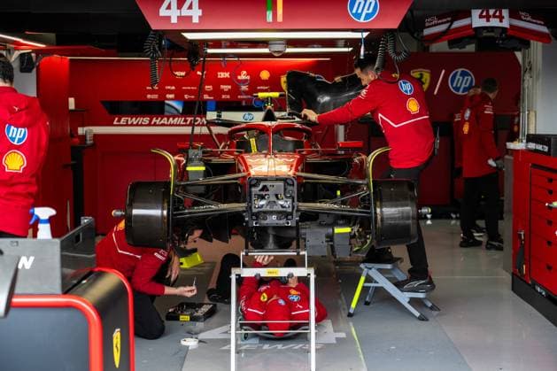 Formula 1 Japanese Grand Prix - Race Day - Suzuka Lewis Hamilton (Gbr) Of Scuderia Ferrari 44 garage during the Formula 1 Lenovo Japanese Grand Prix 2025 on Race Day at the Suzuka International Circuit, Suzuka, Japan on April 6, 2025 Credit: Photo by Antoine Lapeyre ABACAPRESS.COM Suzuka Japan  Copyright: xLapeyrexAntoine ABACAx