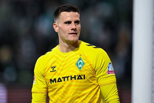 05.04.2025, Fussball, Bundesliga, 28. Spieltag Saison 2024 2025, SV Werder Bremen - Eintracht Frankfurt, Torwart Michael Zetterer (SV Werder Bremen) xRHR-FOTO TKx *** 05 04 2025, Football, Bundesliga, 28 Matchday Season 2024 2025, SV Werder Bremen Eintracht Frankfurt, Goalkeeper Michael Zetterer SV Werder Bremen xRHR PHOTO TKx Copyright: RHR-FOTOx RHR-FOTO TK