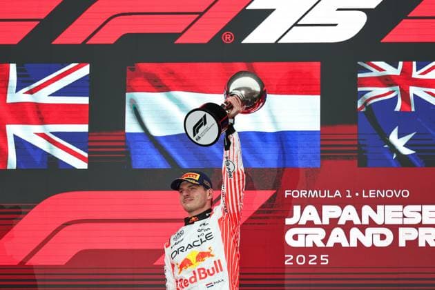 Sport Bilder des Tages (250406) -- SUZUKA, April 6, 2025 -- Winner Red Bull Racing s Dutch driver Max Verstappen celebrates on the podium after the Formula One Japanese Grand Prix 2025 at the Suzuka Circuit in Suzuka, Japan, April 6, 2025. (Photo by Xinhua) (SP)JAPAN-SUZUKA-F1-GRAND PRIX-RACE QianxJun 