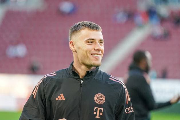 Germany, Soccer Bundesliga 2024 2025, Matchday 28 FC Augsburg vs FC Bayern Munich WWK ARENA Augsburg Gabriel VidoviÄ‡ Gabriel Vidovic FC Bayern Munich, 24 Copyright: xJOERANxSTEINSIEKx