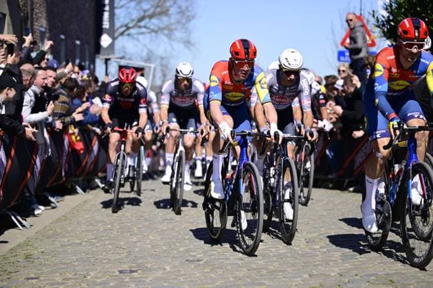 Ronde van Vlaanderen 2025 - Men Elite OUDENAARDE, BELGIUM - APRIL 06 : Pedersen Mads (DEN) of Lidl - Trek pictured during the 109th edition of the Ronde van Vlaanderen, an UCI World Tour cycling race for Men Elite with start in Bruges and finish in Oudenaarde after 268,9 km on April 6, 2025 in Oudenaarde, Belgium, 06 04 2025 ( Motordriver Guy De Vuyst - Oudenaarde Belgium  Copyright: xNicoxVereeckenx