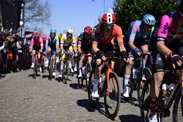Ronde van Vlaanderen 2025 - Men Elite OUDENAARDE, BELGIUM - APRIL 06 : Swift Ben (GBR) of INEOS Grenadiers pictured during the 109th edition of the Ronde van Vlaanderen, an UCI World Tour cycling race for Men Elite with start in Bruges and finish in Oudenaarde after 268,9 km on April 6, 2025 in Oudenaarde, Belgium, 06 04 2025 ( Motordriver Guy De Vuyst - Oudenaarde Belgium  Copyright: xNicoxVereeckenx