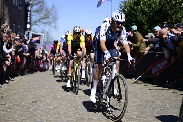 Ronde van Vlaanderen 2025 - Men Elite OUDENAARDE, BELGIUM - APRIL 06 : rider of Q36.5 Pro Cycling Team pictured during the 109th edition of the Ronde van Vlaanderen, an UCI World Tour cycling race for Men Elite with start in Bruges and finish in Oudenaarde after 268,9 km on April 6, 2025 in Oudenaarde, Belgium, 06 04 2025 ( Motordriver Guy De Vuyst - Oudenaarde Belgium  Copyright: xNicoxVereeckenx