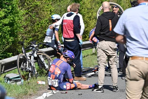 Ronde van Vlaanderen 2025 - Men Elite OUDENAARDE, BELGIUM - APRIL 06 : crash of Degenkolb John (GER) of Team Picnic PostNL pictured during the 109th edition of the Ronde van Vlaanderen, an UCI World Tour cycling race for Men Elite with start in Bruges and finish in Oudenaarde after 268,9 km on April 6, 2025 in Oudenaarde, Belgium, 06 04 2025 ( Motor drive Guy De Vuyst - Oudenaarde Belgium  Copyright: xJanxDexMeuleneirx