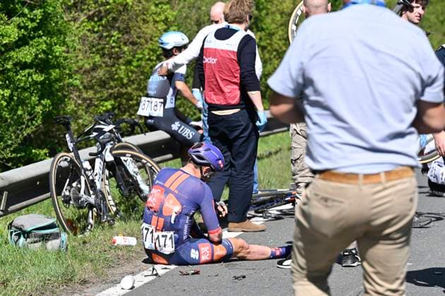 Ronde van Vlaanderen 2025 - Men Elite OUDENAARDE, BELGIUM - APRIL 06 : crash of Degenkolb John (GER) of Team Picnic PostNL pictured during the 109th edition of the Ronde van Vlaanderen, an UCI World Tour cycling race for Men Elite with start in Bruges and finish in Oudenaarde after 268,9 km on April 6, 2025 in Oudenaarde, Belgium, 06 04 2025 ( Motor drive Guy De Vuyst - Oudenaarde Belgium  Copyright: xJanxDexMeuleneirx
