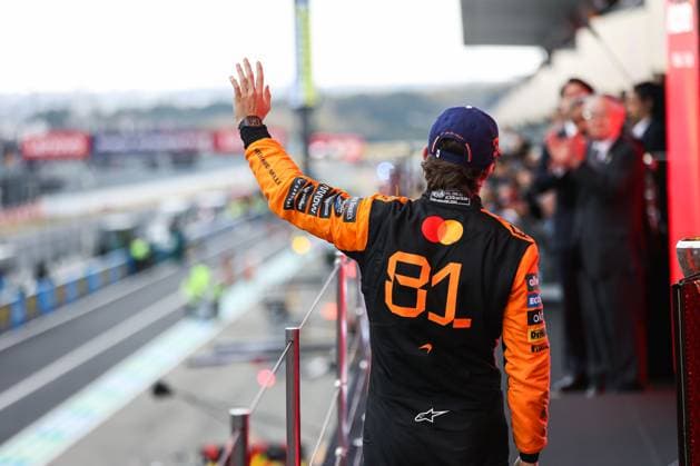 F1 - JAPANESE GRAND PRIX 2025 PIASTRI Oscar (aus), McLaren F1 Team MCL39, portrait podium during the Formula 1 Lenovo Japanese Grand Prix 2025, 3rd round of the 2025 FIA Formula One World Championship, WM, Weltmeisterschaft from April 4 to 6, 2025 on the Suzuka Circuit, in Suzuka, Japan - SuzukaJapan  Copyright: xANTONINxVINCENTx