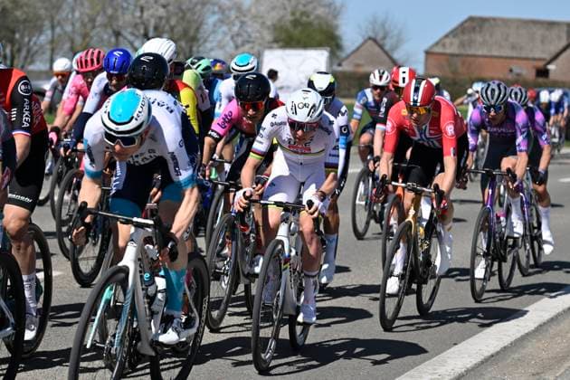 Ronde van Vlaanderen 2025 - Men Elite OUDENAARDE, BELGIUM - APRIL 06 : Pogacar Tadej (SLO) of UAE Team Emirates - XRG pictured during the 109th edition of the Ronde van Vlaanderen, an UCI World Tour cycling race for Men Elite with start in Bruges and finish in Oudenaarde after 268,9 km on April 6, 2025 in Oudenaarde, Belgium, 06 04 2025 ( Motor drive Guy De Vuyst - Oudenaarde Belgium  Copyright: xJanxDexMeuleneirx