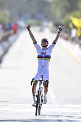 Slovenian Tadej Pogacar of UAE Team Emirates wins the men s race of the Ronde van Vlaanderen Tour des Flandres Tour of Flanders one day cycling race, 268,9km from Brugge to Oudenaarde, Sunday 06 April 2025. ERICxLALMAND  x119632727x