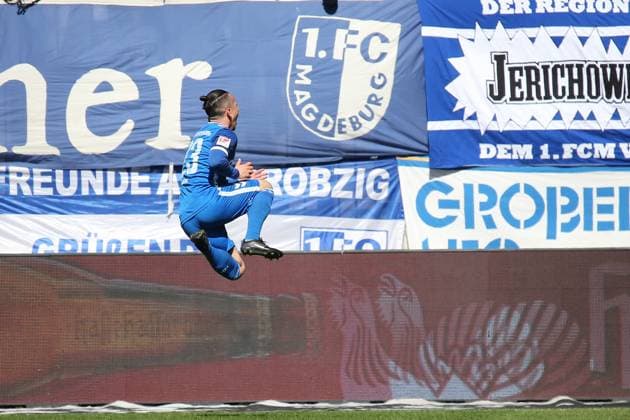 06 04 2025, xmohx, Fußball 2 Bundesliga, 1 FC Magdeburg 1 FC Kaiserslautern v l Torjubel nach dem Tor zum celebrating the goal celebrate 1 0 durch Baris Atik 1 FC Magdeburg DFL DFB REGULATIONS PROHIBIT ANY USE OF PHOTOGRAPHS as IMAGE SEQUENCES and or QUASI VIDEO Magdeburg