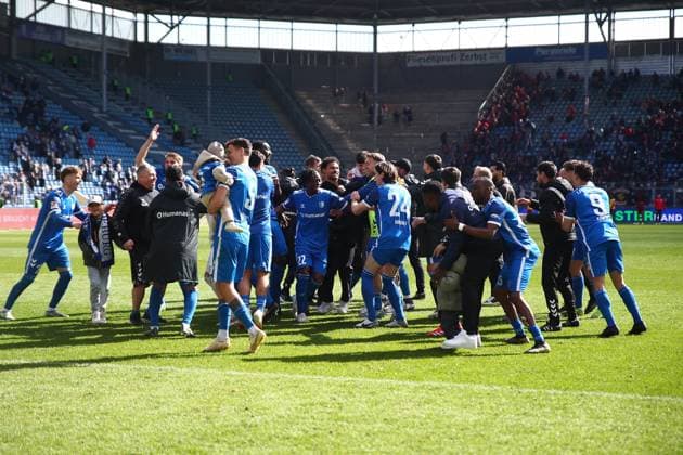 06 04 2025, xmohx, Soccer 2 Bundesliga, 1 FC Magdeburg 1 FC Kaiserslautern v l jubilation, joy about the victory at Magdeburg DFL DFB REGULATIONS PROHIBIT ANY USE OF PHOTOGRAPHS as IMAGE SEQUENCES and or QUASI VIDEO Magdeburg