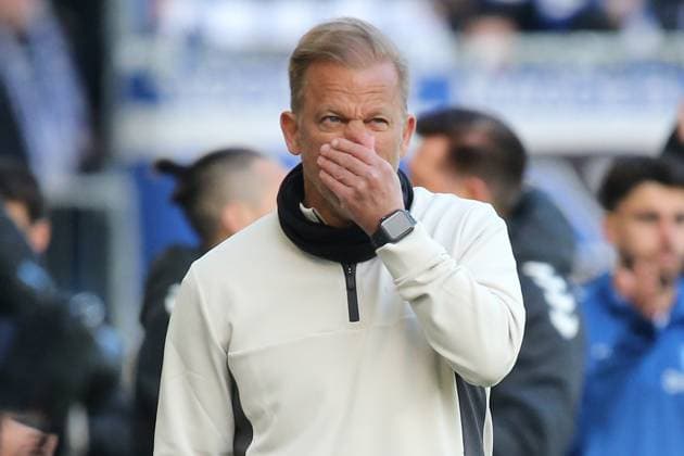 06 04 2025, xmohx, Soccer 2 Bundesliga, 1 FC Magdeburg 1 FC Kaiserslautern v l Coach Markus Anfang 1 FC Kaiserslautern Disappointed, sad, frustrated DFL DFB REGULATIONS PROHIBIT ANY USE OF PHOTOGRAPHS as IMAGE SEQUENCES and or QUASI VIDEO Magdeburg